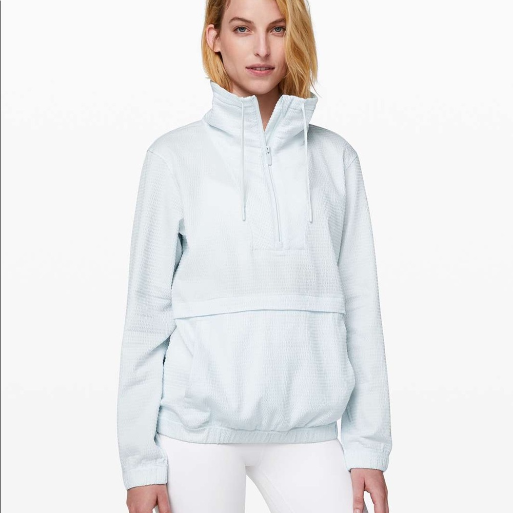 Pack Light Lululemon Pullover